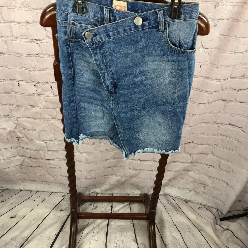 women's Giani Bernini Denim Skirt size small